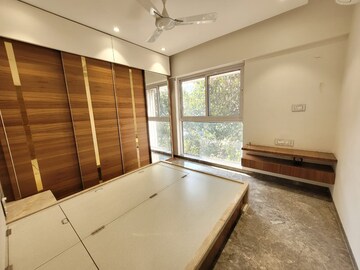 Bedroom in 4 BHK Apartment at Chembur – for Rent