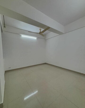 Room in 2.5 BHK Apartment at Mayur Vihar Phase 1 – for Rent