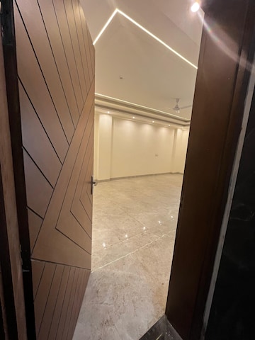 Balcony in 3 BHK Builder Floor at Mandi – for Sale