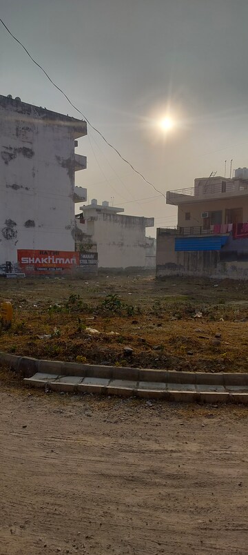  Plot For Sale in BPTP Parkland, Sector 75