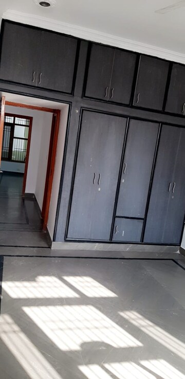 Room in 3 BHK Apartment at Skynet Towers, Patiala Road – for Rent