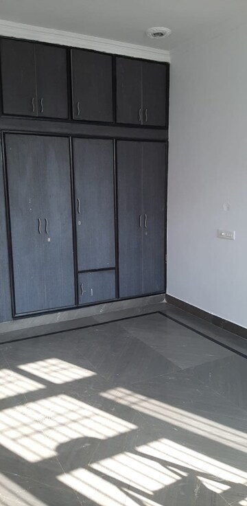 Room in 3 BHK Apartment at Skynet Towers, Patiala Road – for Rent