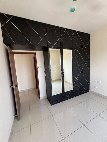 Room in 2 BHK Apartment at Prestige Finsbury Park Hyde, Bagaluru  – for Rent