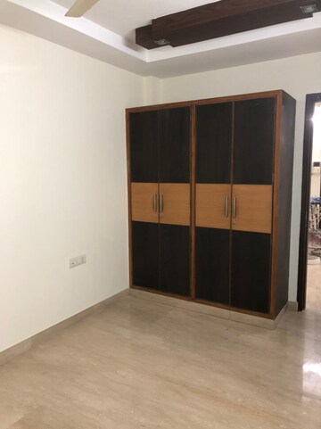 Room in 3 BHK Apartment at Malviya Nagar – for Rent
