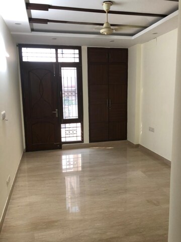 Room in 3 BHK Apartment at Malviya Nagar – for Rent