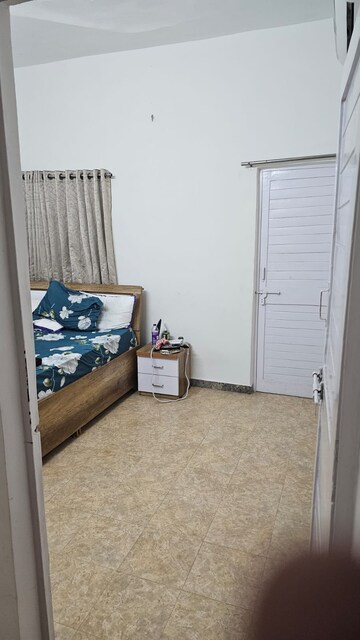 Bedroom in 2 BHK Apartment at Vastrapur – for Rent