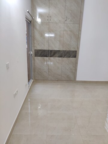 Furnished Amenities in 3 BHK Apartment at Amrapali Golf Homes, Sector 4, Greater Noida – for Rent