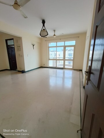 Room in 2 BHK Apartment at Maple Heights, Sector 43 – for Rent