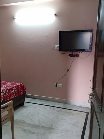 Room in 1 BHK Apartment at Khirki Extension – for Rent