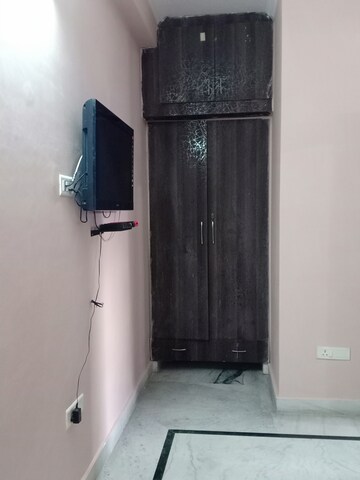 Room in 1 BHK Apartment at Khirki Extension – for Rent