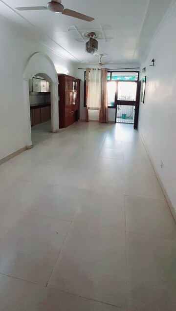 Master Bedroom in 3 BHK Apartment at Sector 7 Dwarka – for Rent