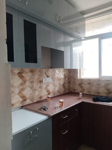 2.5 BHK Apartment For Rent in Amrapali Riverview, Amrapali Leisure Valley