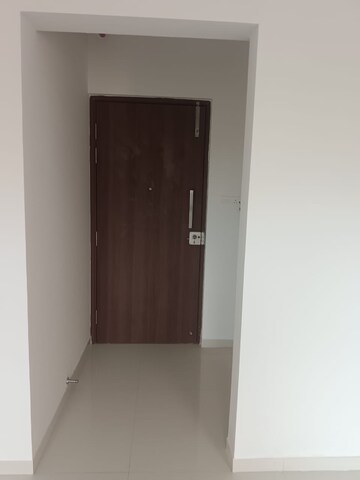 Room in 2 BHK Apartment at Shapoorji Pallonji Sensorium, Hinjewadi – for Rent