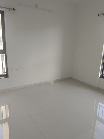 Room in 2 BHK Apartment at Shapoorji Pallonji Sensorium, Hinjewadi – for Rent