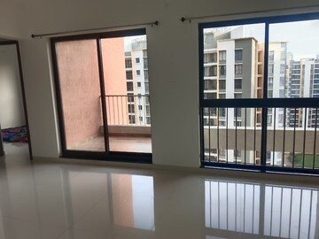 Room in 2 BHK Apartment at Shapoorji Pallonji Sensorium, Hinjewadi – for Rent