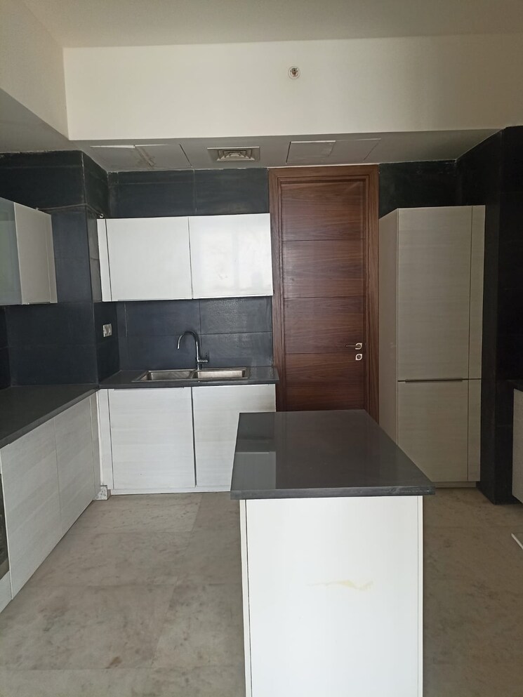 Master Bedroom, m3m-golf-estate 4 Bedroom 4785 Sq.Ft. Apartment In Sector 65 Gurgaon 7972389