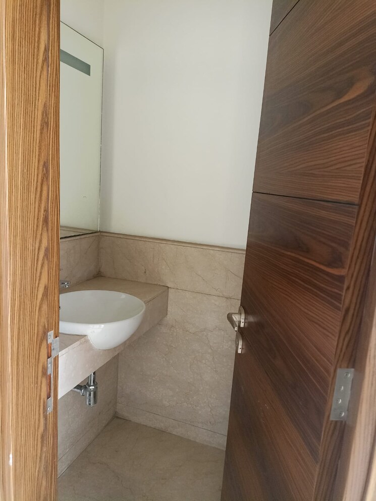 Master Bedroom, m3m-golf-estate 4 Bedroom 4785 Sq.Ft. Apartment In Sector 65 Gurgaon 7972389