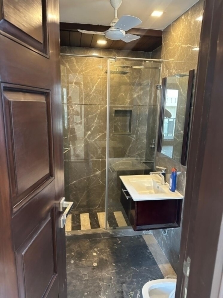 Master Bedroom, new friends colony 6+ Bedroom 500 Sq.Yd. Independent House In New Friends Colony Delhi 7972434