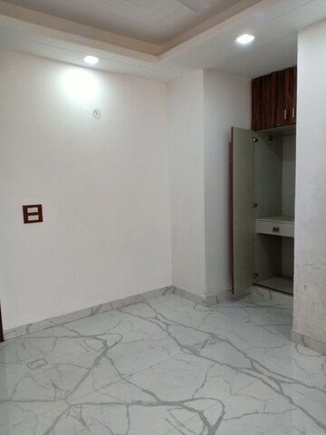 Room in 1 BHK Apartment at Panchsheel Vihar – for Rent