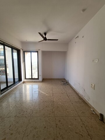 2 BHK Apartment For Rent in Swastik Regalia, Waghbil