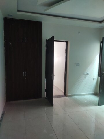 Room in 3 BHK Independent House at Jankipuram Extension – for Sale