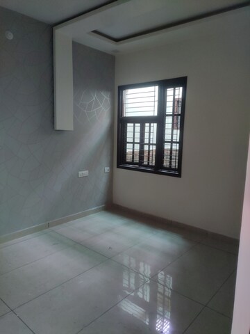 Room in 3 BHK Independent House at Jankipuram Extension – for Sale