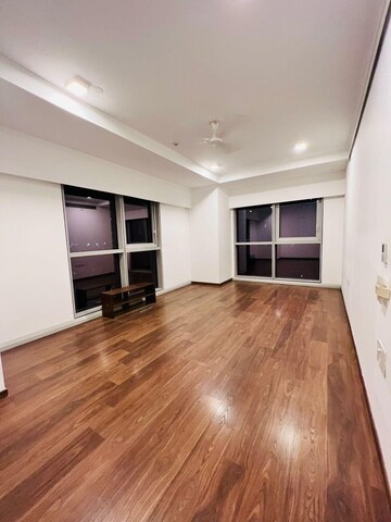 Room in 3 BHK Apartment at Bombay Realty Island City Center, Dadar East – for Rent