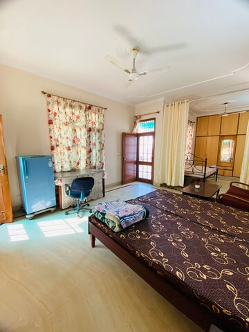 Bedroom in 1 BHK Apartment at Sector 125 – for Rent