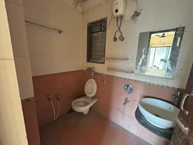 Bathroom, suncity-complex 1 Bedroom 550 Sq.Ft. Apartment In Powai Mumbai 7972561