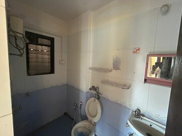 Bathroom in 1 BHK Apartment at Suncity Complex, Powai – for Sale