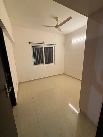 Room in 2 BHK Apartment at Bren Northern Lights, Jakkuru – for Rent