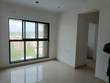 Room in 2 BHK Apartment at UK Luxecity, Kandivali East – for Rent