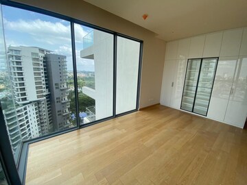 Room in 4 BHK Apartment at Embassy Lake Terrace, Hebbal – for Rent