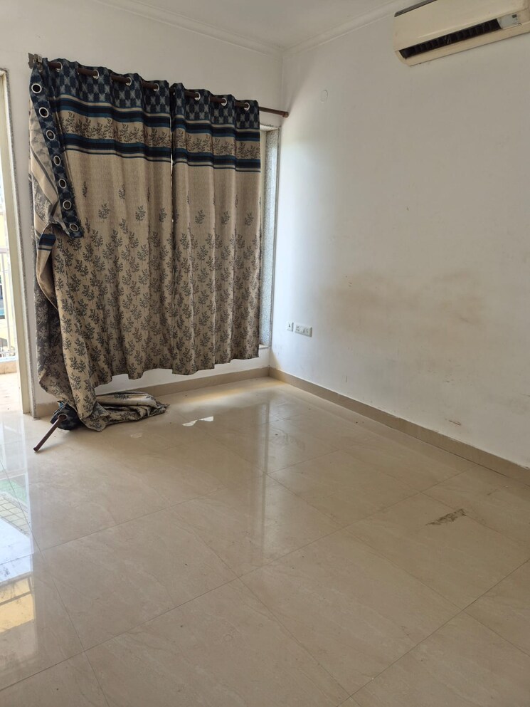 Room, south delhi 2 Bedroom 1200 Sq.Ft. Apartment In South Delhi Delhi 7972679