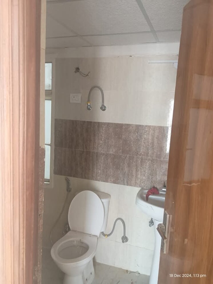 Bathroom, amrapali-dream-valley 2 Bedroom 805 Sq.Ft. Apartment In Tech Zone 4 Greater Noida Greater Noida 7972706