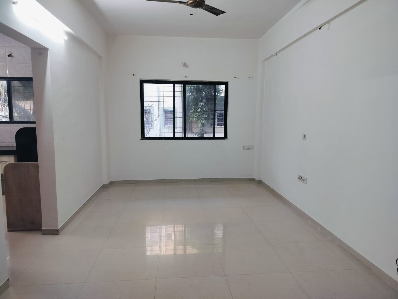 2 BHK Apartment For Sale in Vikrant Building 
