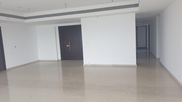 Room in 4 BHK Apartment at Bombay Realty One ICC, Dadar East – for Rent