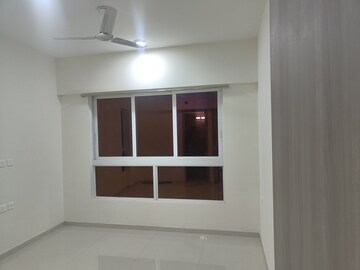 Room in 3 BHK Apartment at Wadhwa TW Gardens, Kandivali East – for Rent