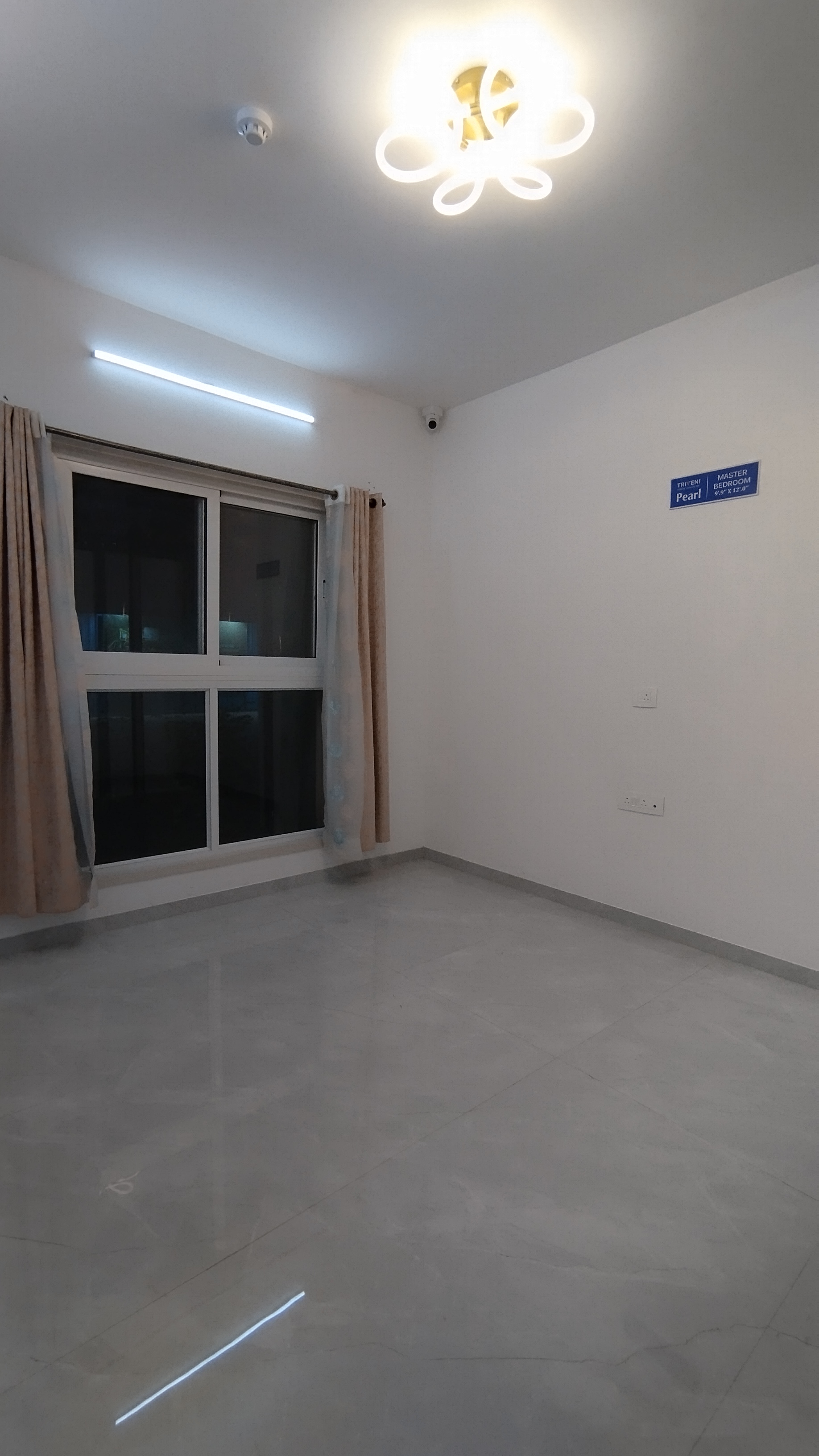 2 BHK + Servant Room Apartment For Sale in Triveni Pearl