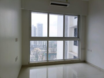 Room in 5 BHK Apartment at A and O F Residences Ghatkopar, Ghatkopar East – for Rent