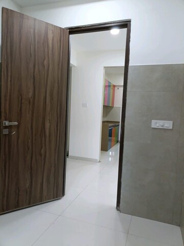 Room in 5 BHK Apartment at A and O F Residences Ghatkopar, Ghatkopar East – for Rent