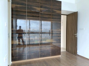 Room in 5 BHK Apartment at A and O F Residences Ghatkopar, Ghatkopar East – for Rent