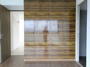 Room in 5 BHK Apartment at A and O F Residences Ghatkopar, Ghatkopar East – for Rent