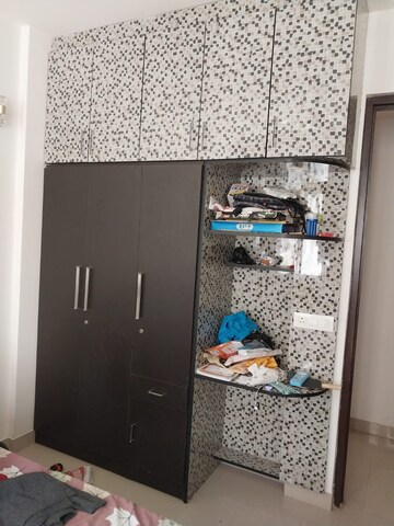 Furnished Amenities in 2 BHK Apartment at Gomti Nagar – for Rent