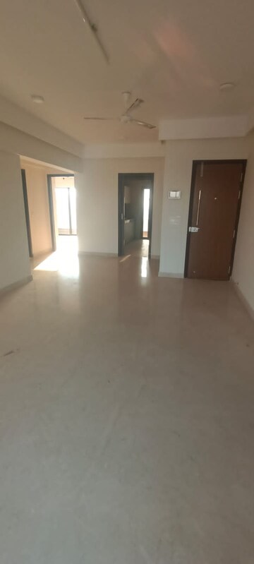 Room in 3.5 BHK Apartment at K Raheja Ascencio, Chandivali – for Rent