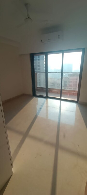 Room in 3.5 BHK Apartment at K Raheja Ascencio, Chandivali – for Rent