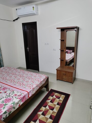 Master Bedroom in 2 BHK Apartment at Gomti Nagar – for Rent