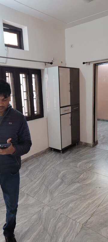 Living Room in 1.5 BHK Independent House at Gomti Nagar – for Rent