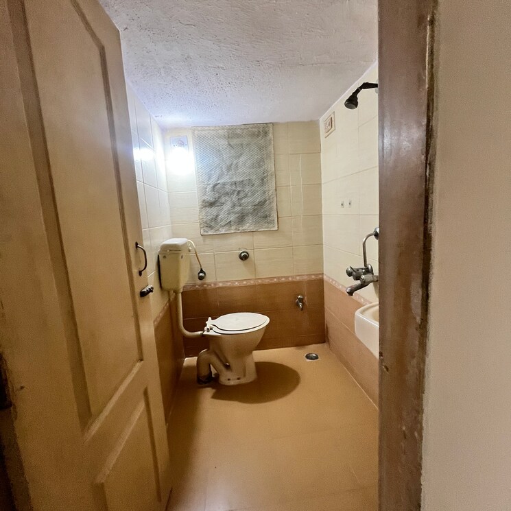 Bathroom, om-surya-darshan-chsl 2 Bedroom 900 Sq.Ft. Apartment In Mira Road Thane 7972894