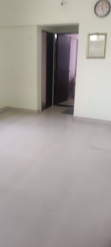 Room in 2 BHK Apartment at Runwal Pearl, Manpada – for Rent